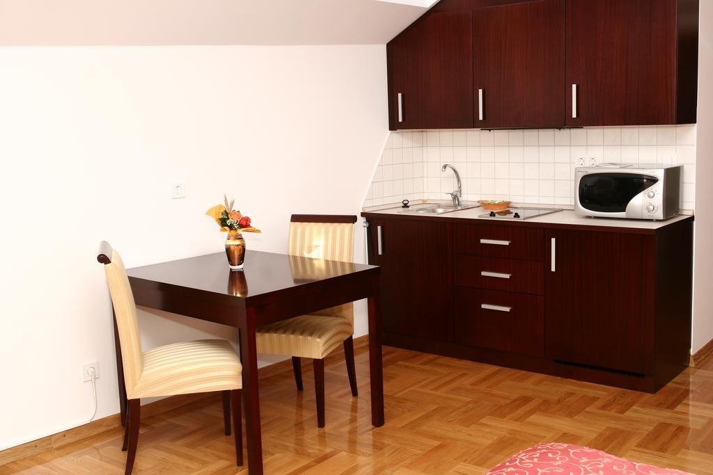 Apartmani Marbis كوبريفنيتسا الغرفة الصورة