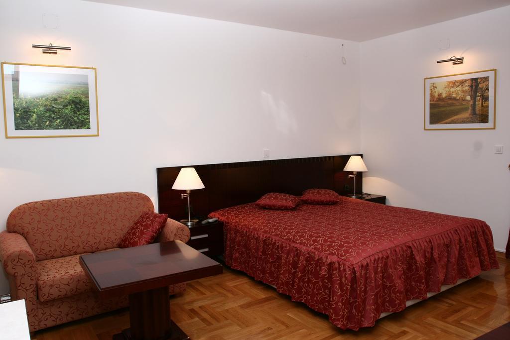 Apartmani Marbis كوبريفنيتسا الغرفة الصورة