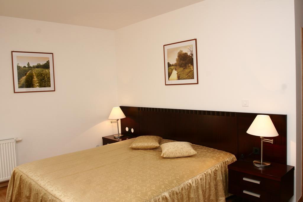 Apartmani Marbis كوبريفنيتسا الغرفة الصورة